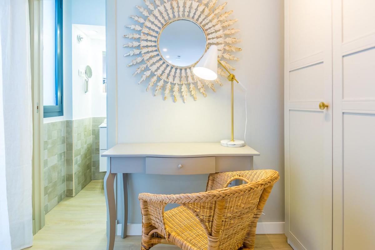 Sea & Wave Jara Boutique Apartment Malaga Exterior photo